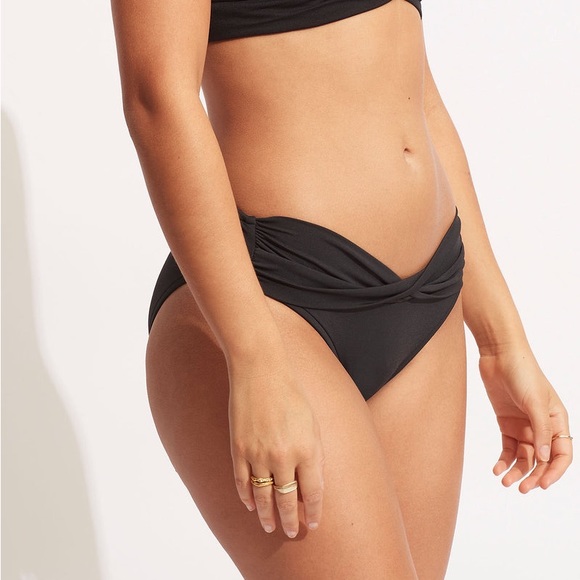 Size 6 Seafolly Bikini Bottoms - Picture 4 of 10